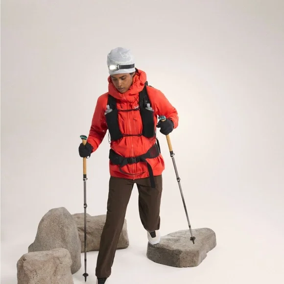 Arc’teryx Women's Red Jacket Medium Insulated Beta AR Puffer Gortex Snow Coat - Picture 5 of 12